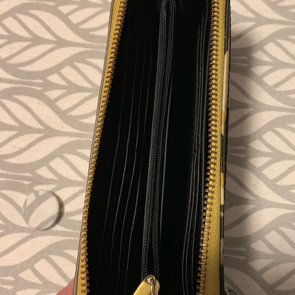 Fossil Wallet - image 1